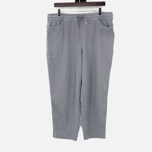 Athleta Farallon Active Crop Pants in Gray - Size XL